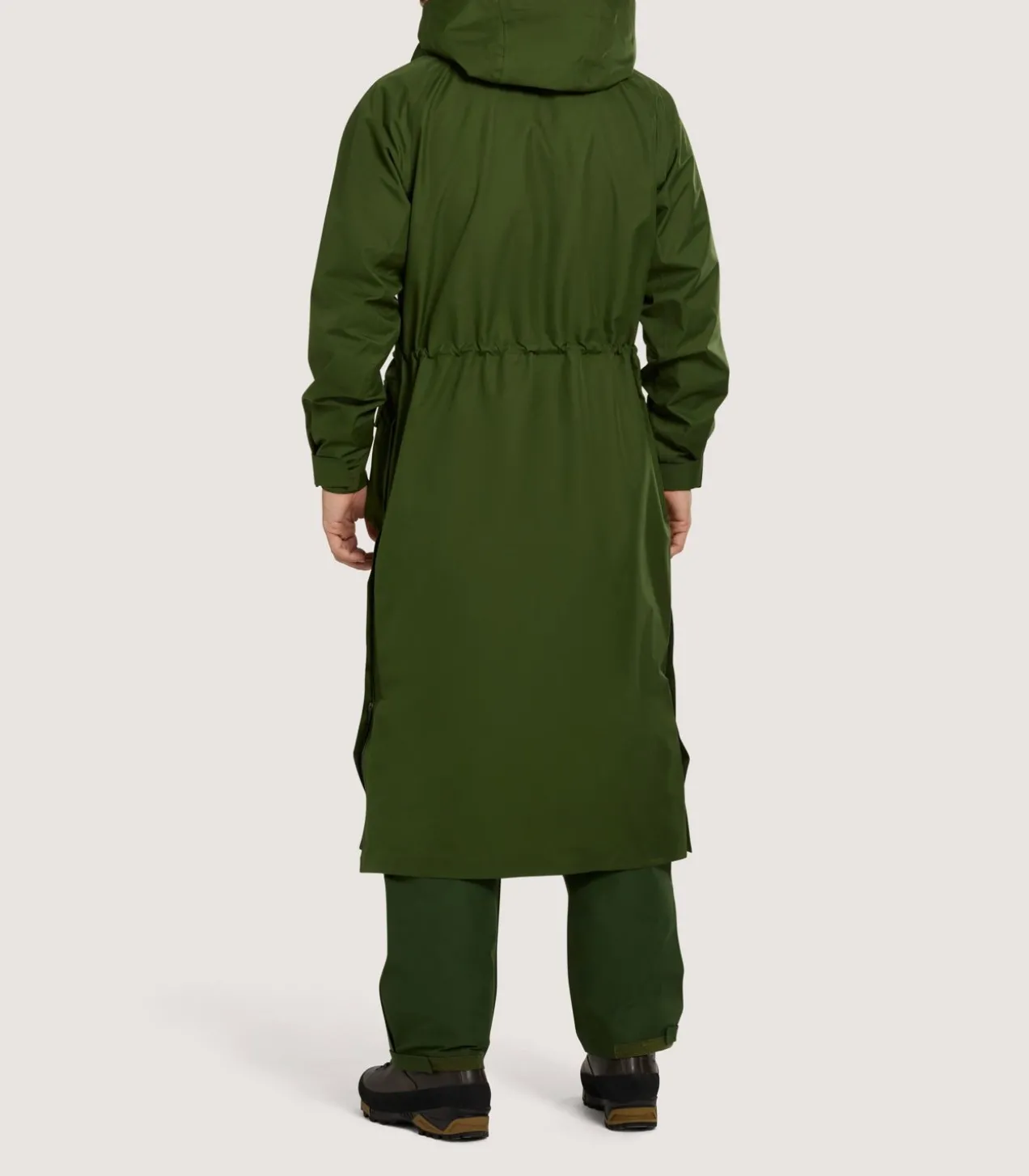 Unisex Technical Vatersay Sporting Cape In Rifle Green